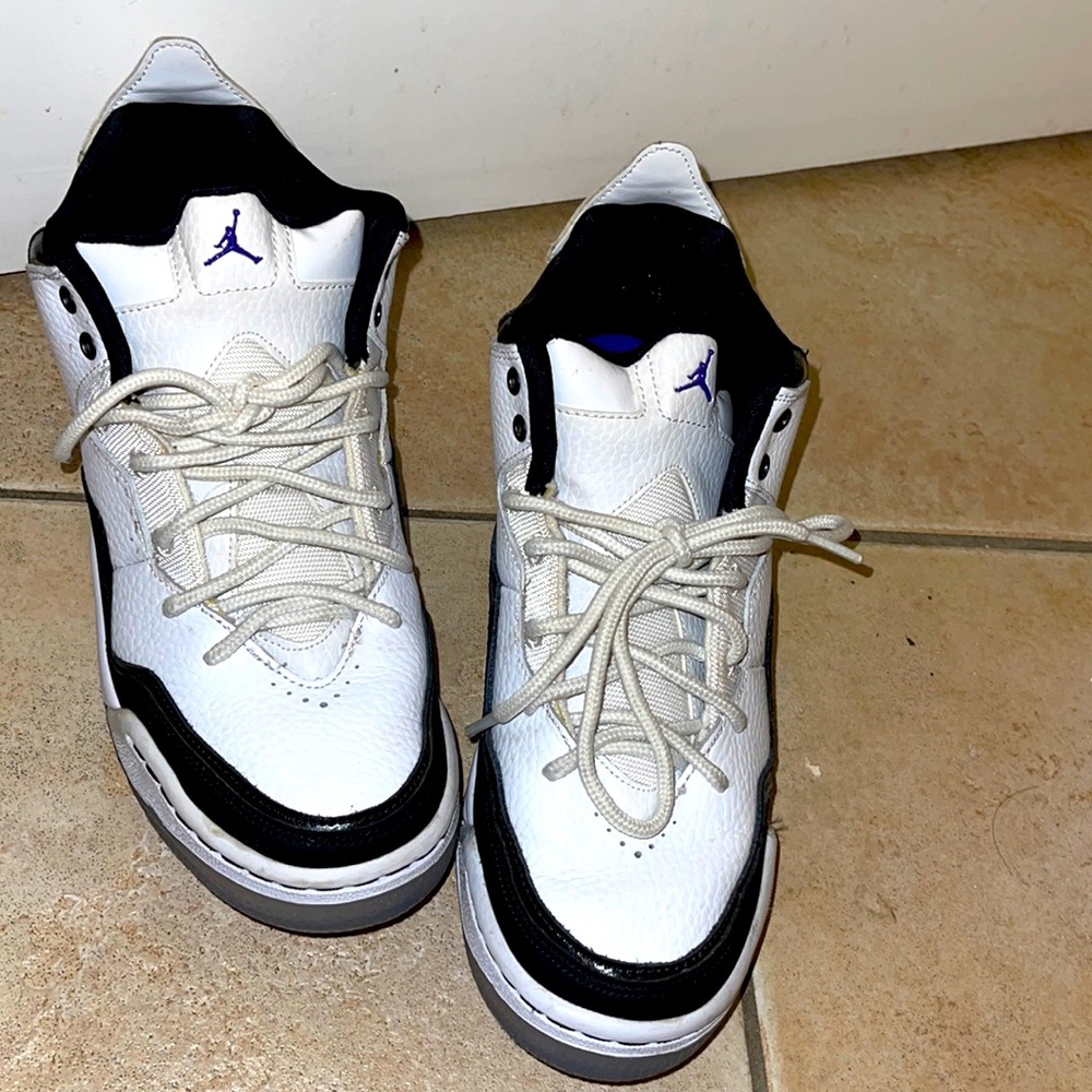 Boys shoes size 6